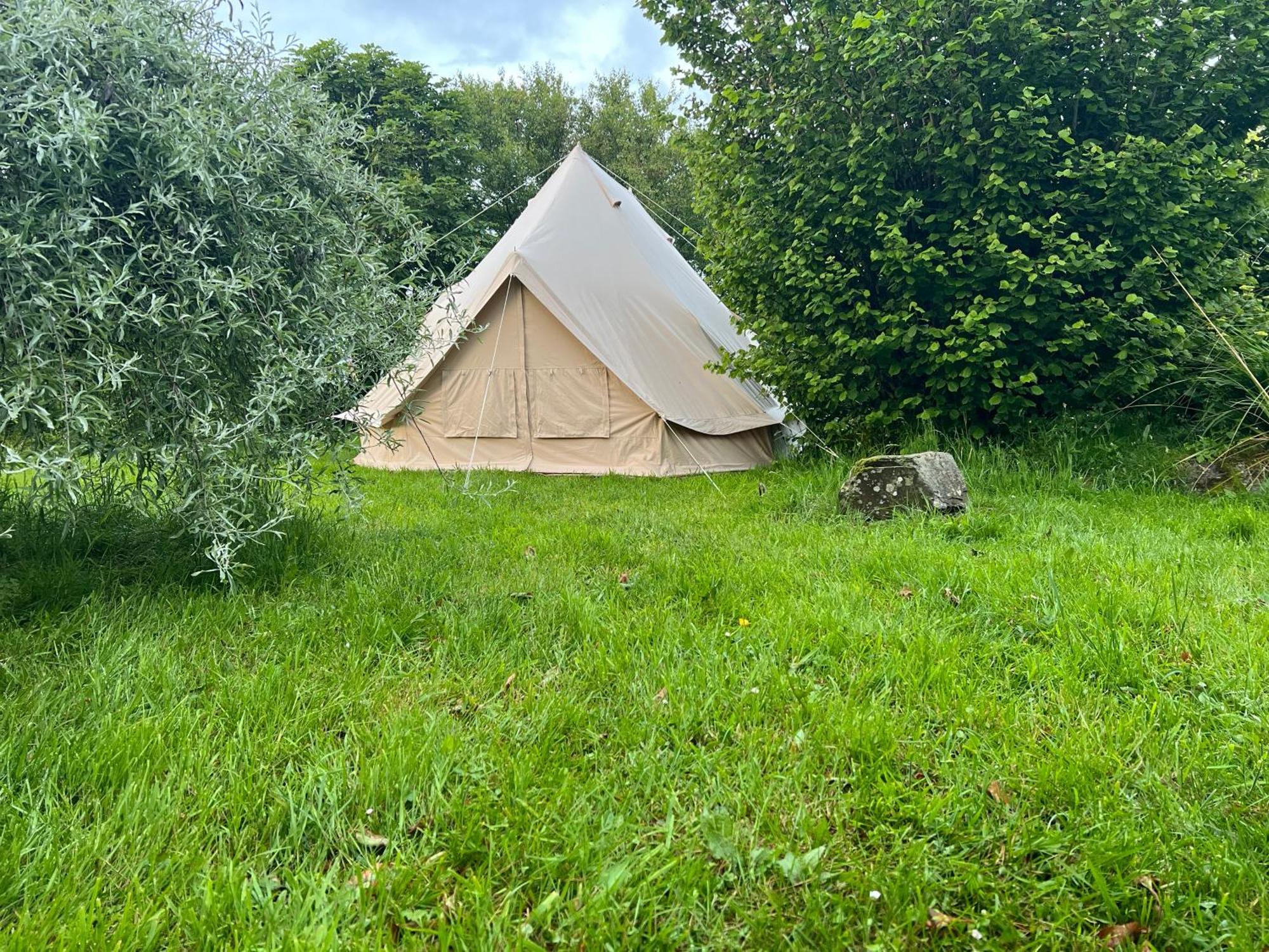 Ardkeen Bluebell Tent At Ballyward Croft מראה חיצוני תמונה
